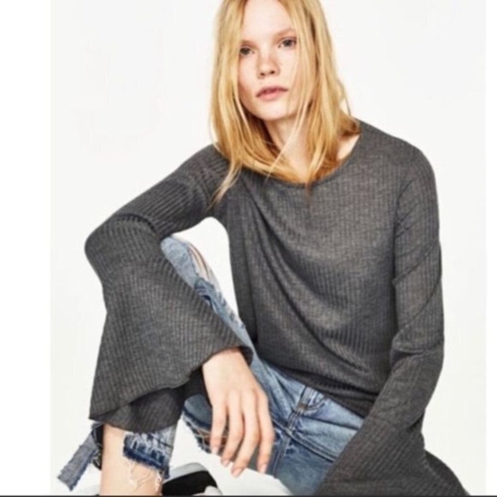 Zara Grey Long Bell‎ Sleeve Ribbed Crew Neck Top - Medium